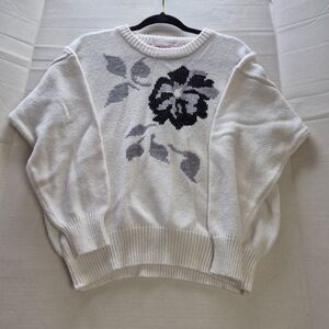 Collections Size Med Sweater 100% Acrylic 17in Sleeves, 22in Chest & 22in Long.